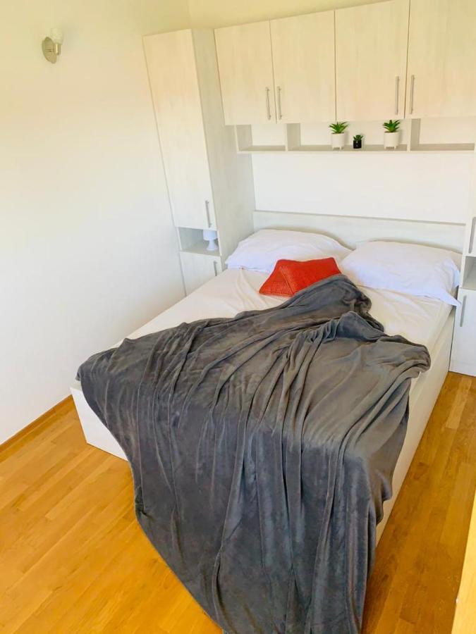 Apartments Nika Sukošan Exteriör bild