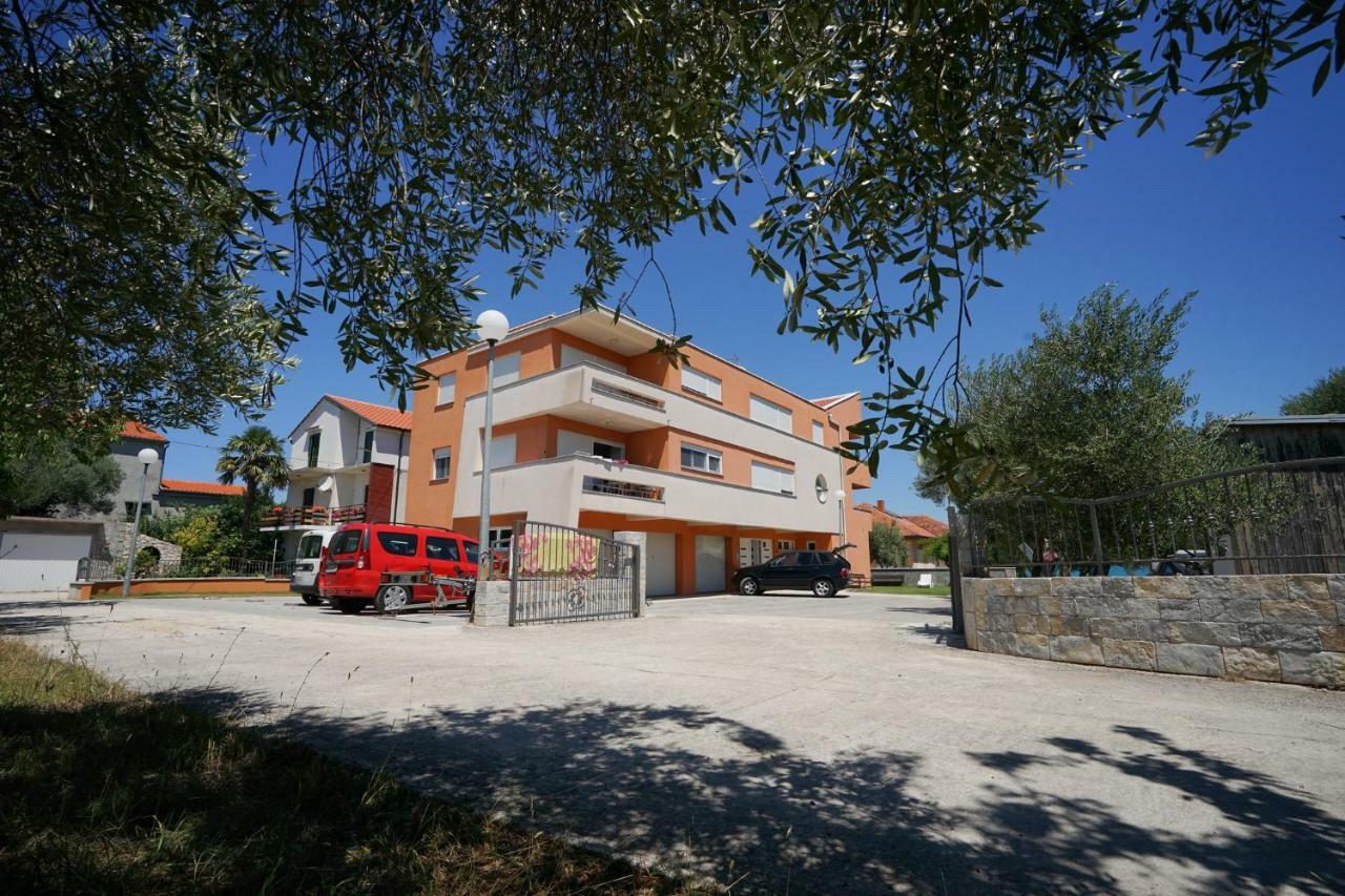 Apartments Nika Sukošan Exteriör bild